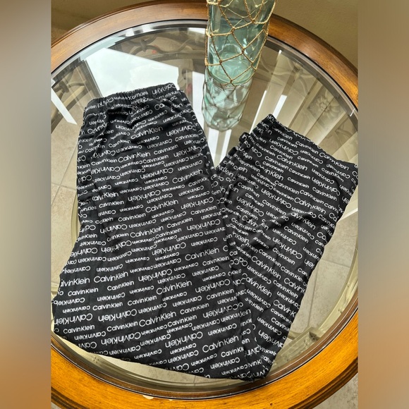 🌀CALVIN KLEIN🌀- 2pc BUNDLE- Two Pairs of Patterned Pajamas Pants, size XL Mens - Picture 4 of 5